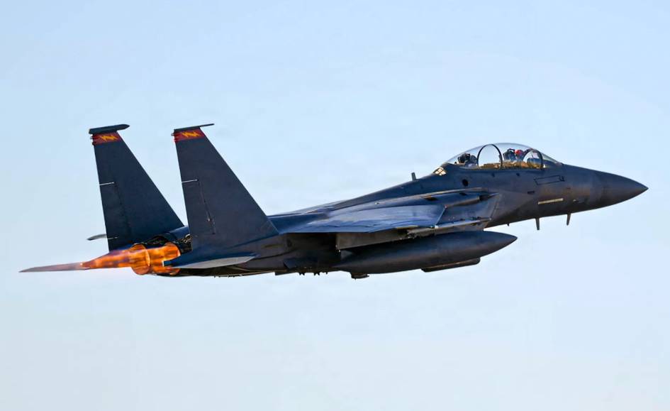 Эрондан қолиб кетган АҚШнинг қирувчи самолёти учувчиси қандай қутқарилди?